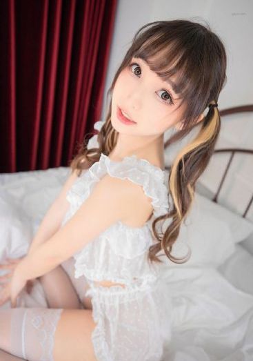 在黑暗中我们堕落