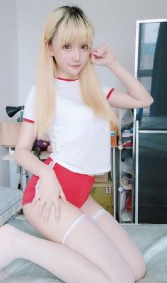 她在她老公面前被耍了