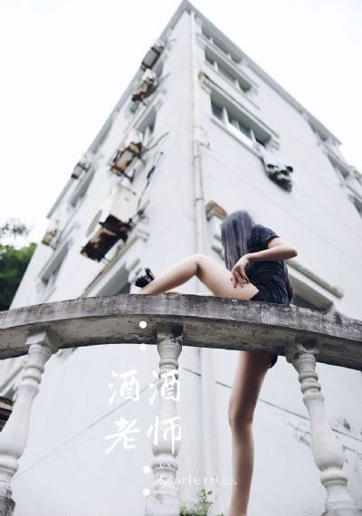 两乳房又高又大