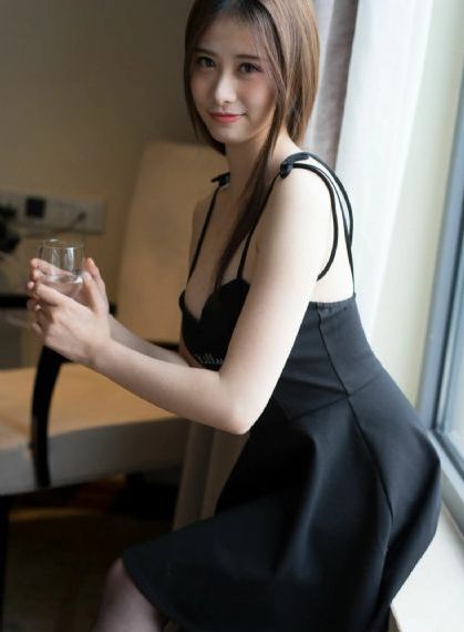 王祖贤被脱得精光三级