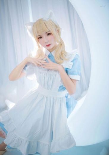 边吃奶边弄进去呻吟动视频