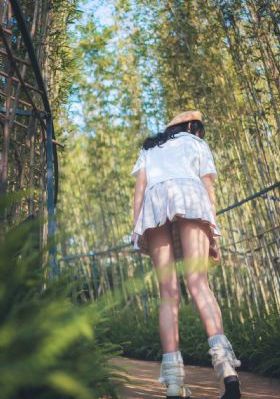 诱人的极品女邻居hd